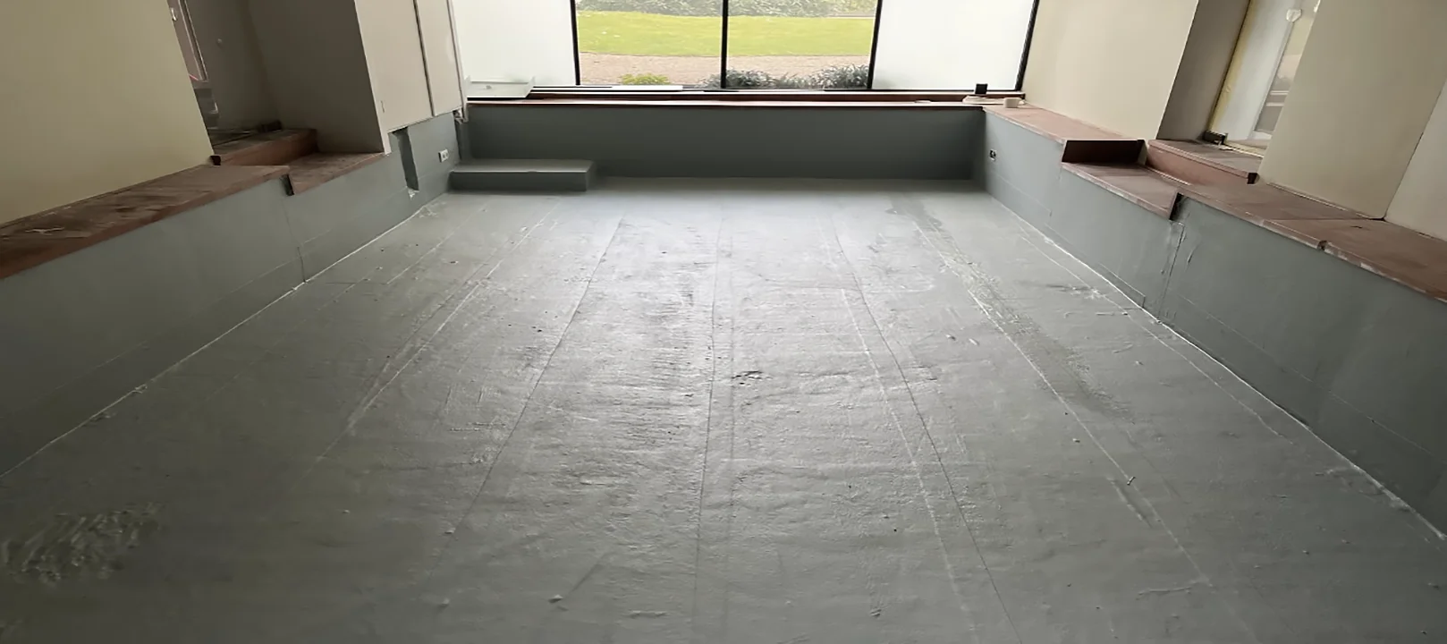 De kelder als omgekeerd dak SOLIDPROOF PMMA coating De kelder als omgekeerd dak SOLIDPROOF PMMA coating